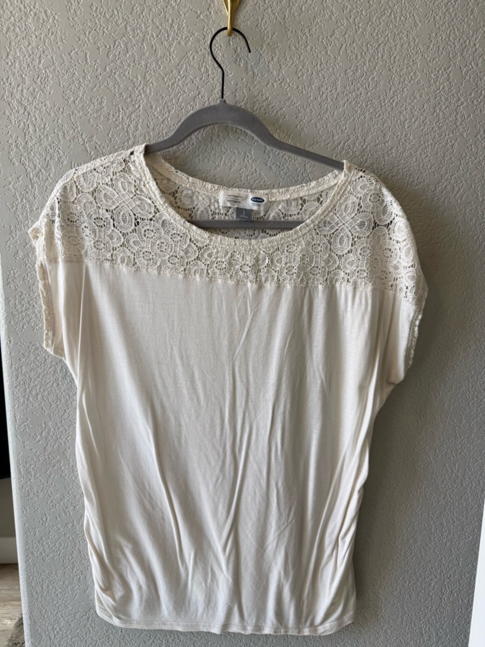 Old Navy Lace Maternity Top in Off-White